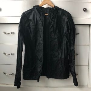 Lululemon black windbreaker size 2/4